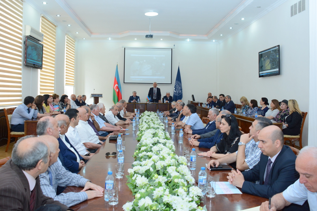UNEC-də elm-praktik konfrans keçirildi    - FOTOLAR